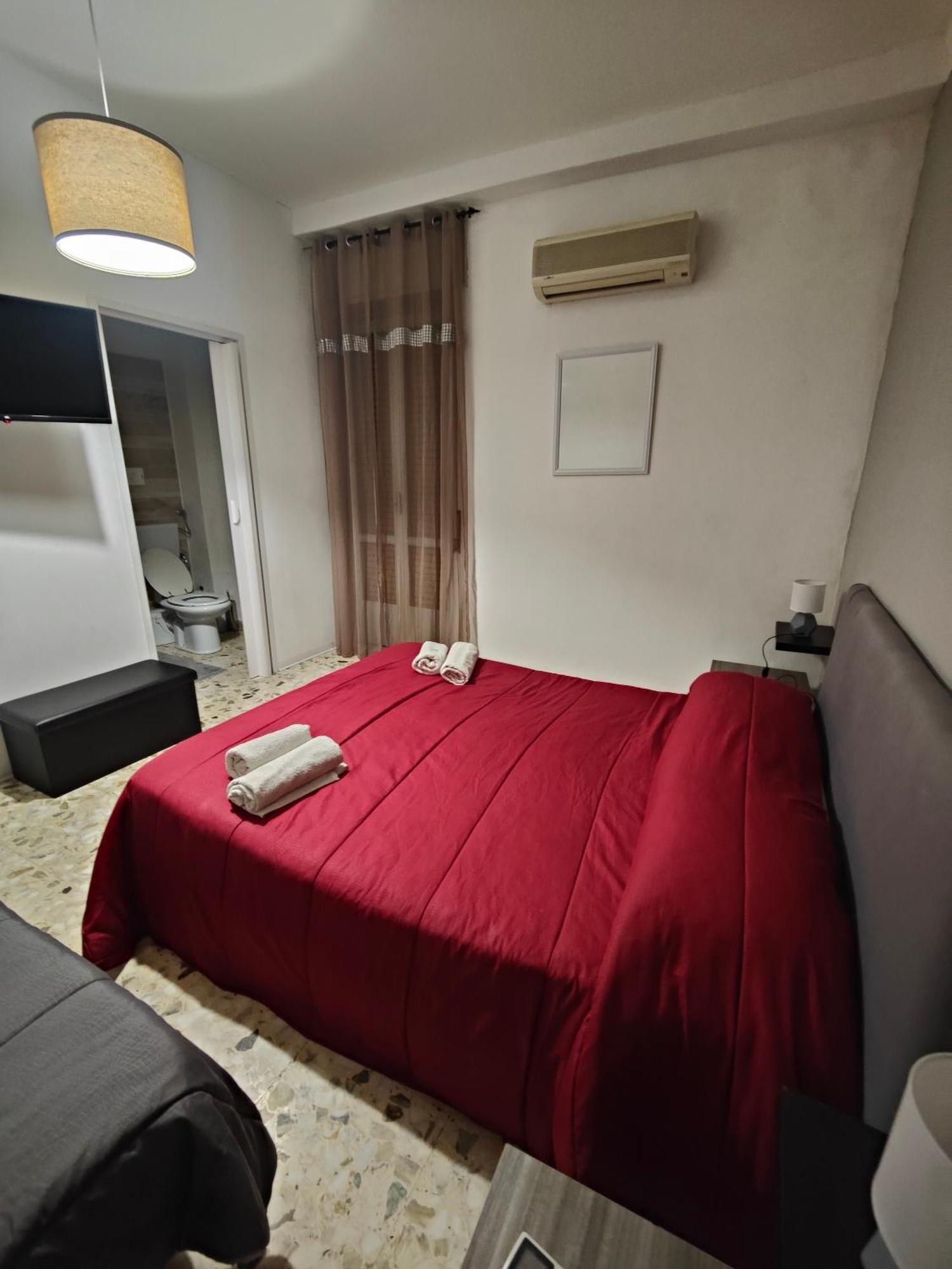 Etnea Gioeni House Suite Катанія Номер фото