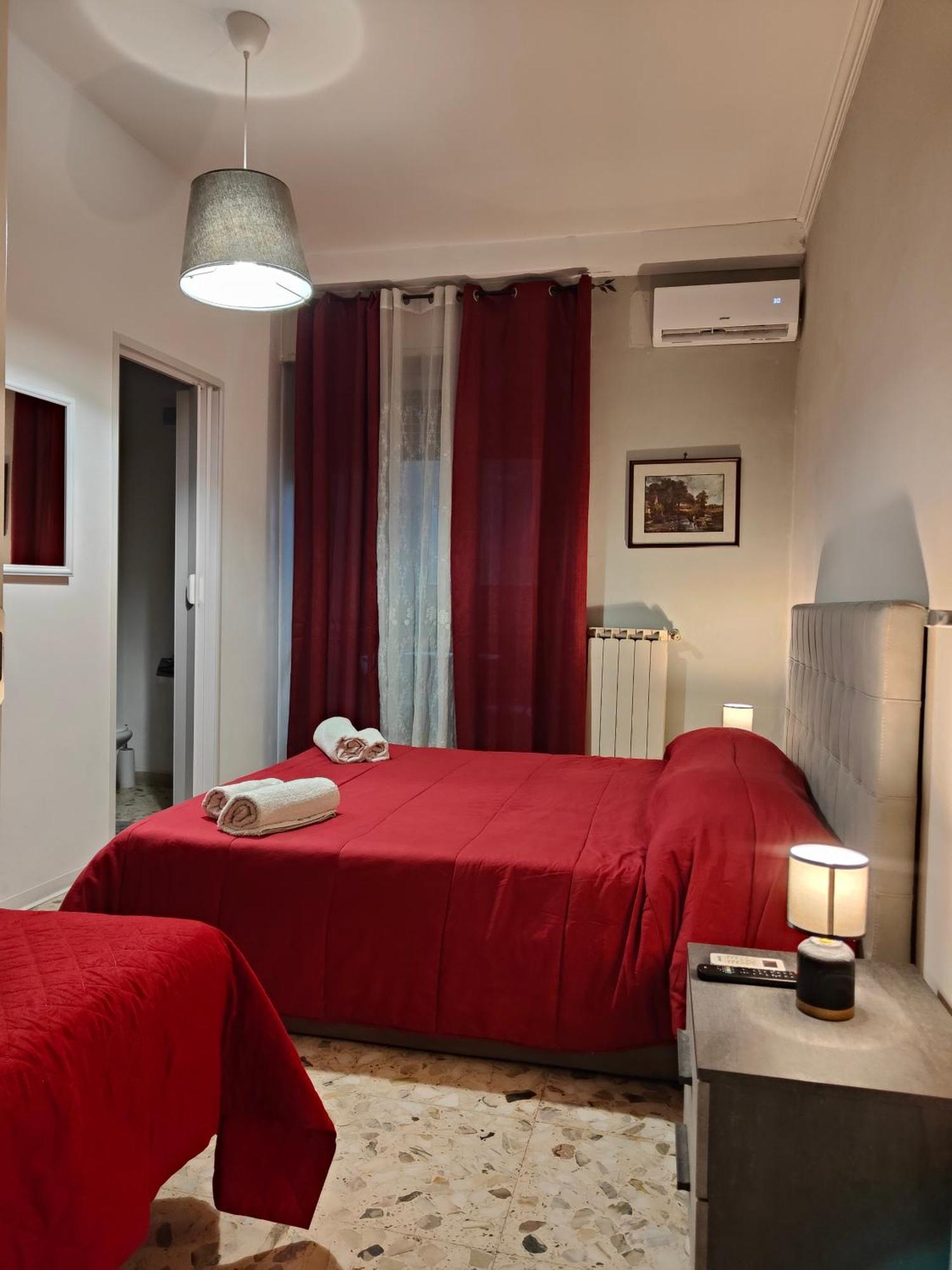 Etnea Gioeni House Suite Катанія Номер фото