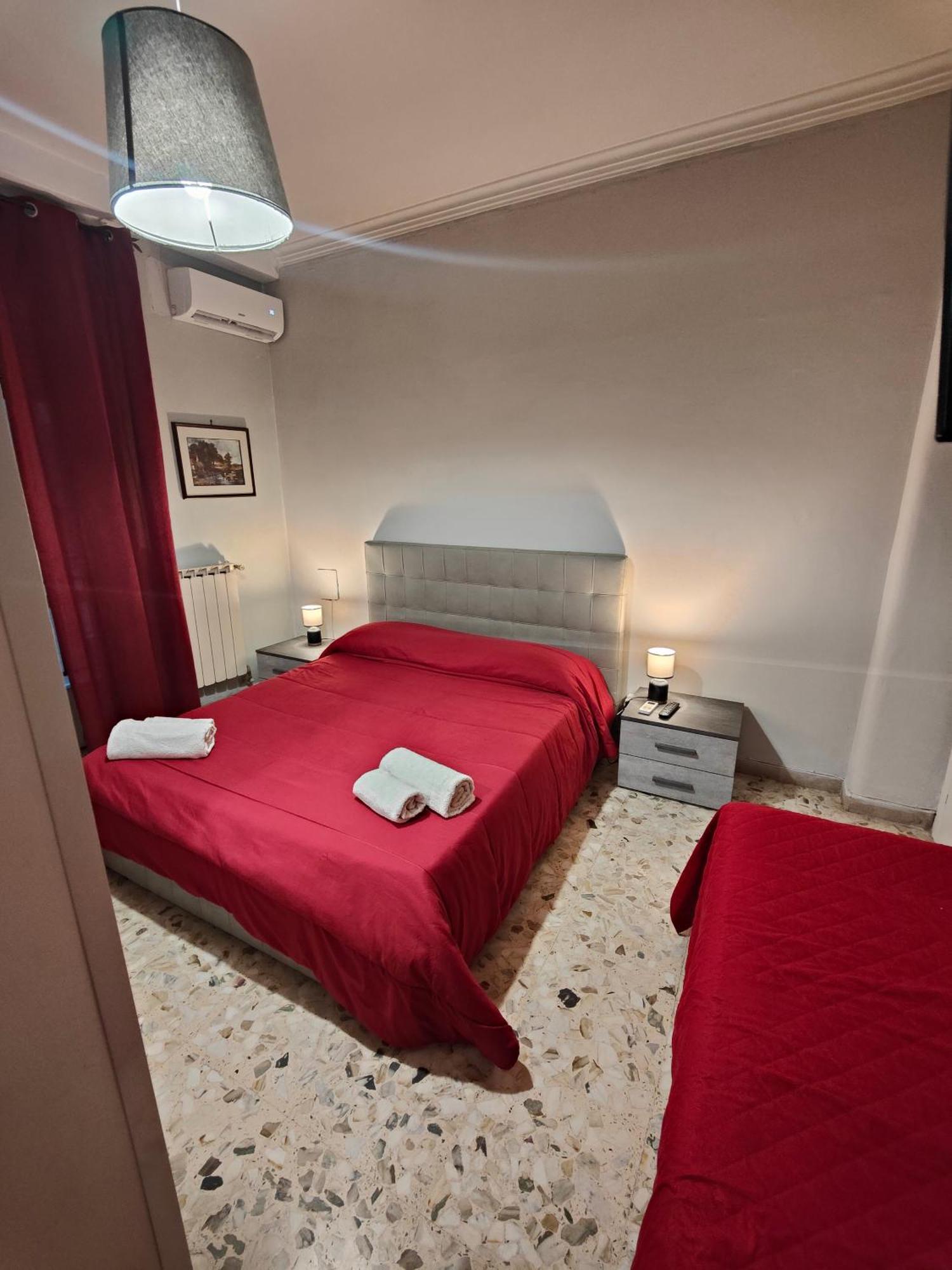Etnea Gioeni House Suite Катанія Номер фото